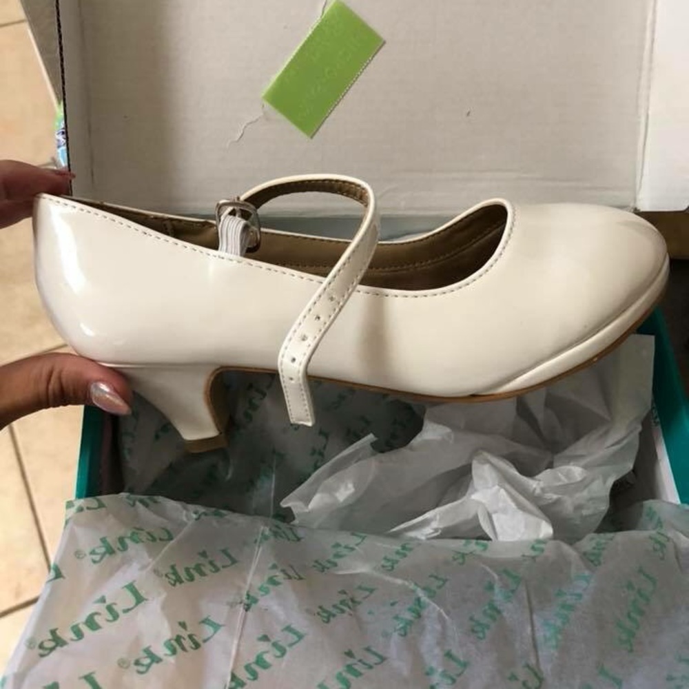Girls size 4 pumps